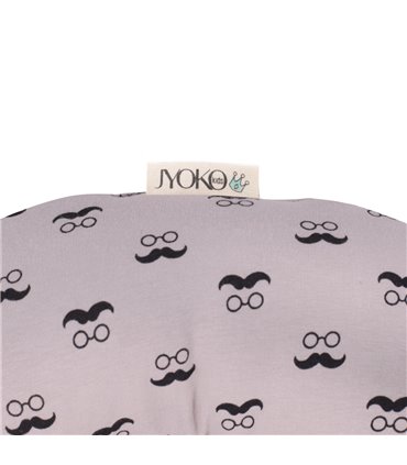 Almohada de viaje - Detalle etiqueta Mr Mustache