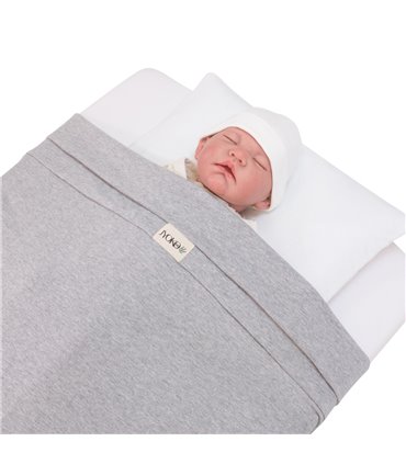 Vista de uso con modelo M Stone Grey