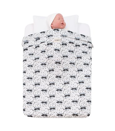 Vista frontal con modelo M Racoon Town