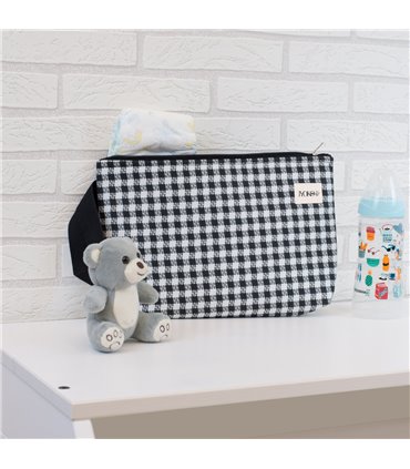 neceser - Vista de uso con modelo vichy