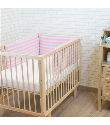protector de cuna - Vista de uso con modelo pink island