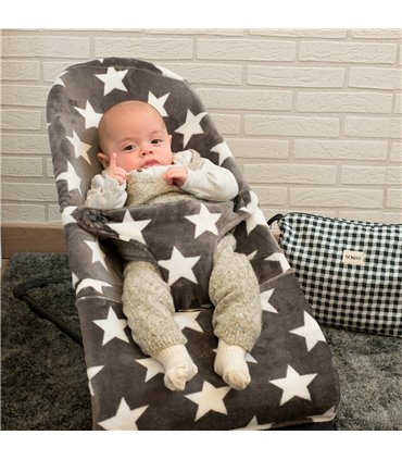 Babybjorn - Vista 3/4 Modelo desplegado Nordic Scandi